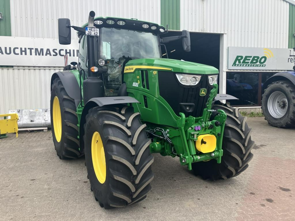 John Deere 6R215 - Farm tractor: picture 1 John Deere 6R215 - Farm tractor: picture 1