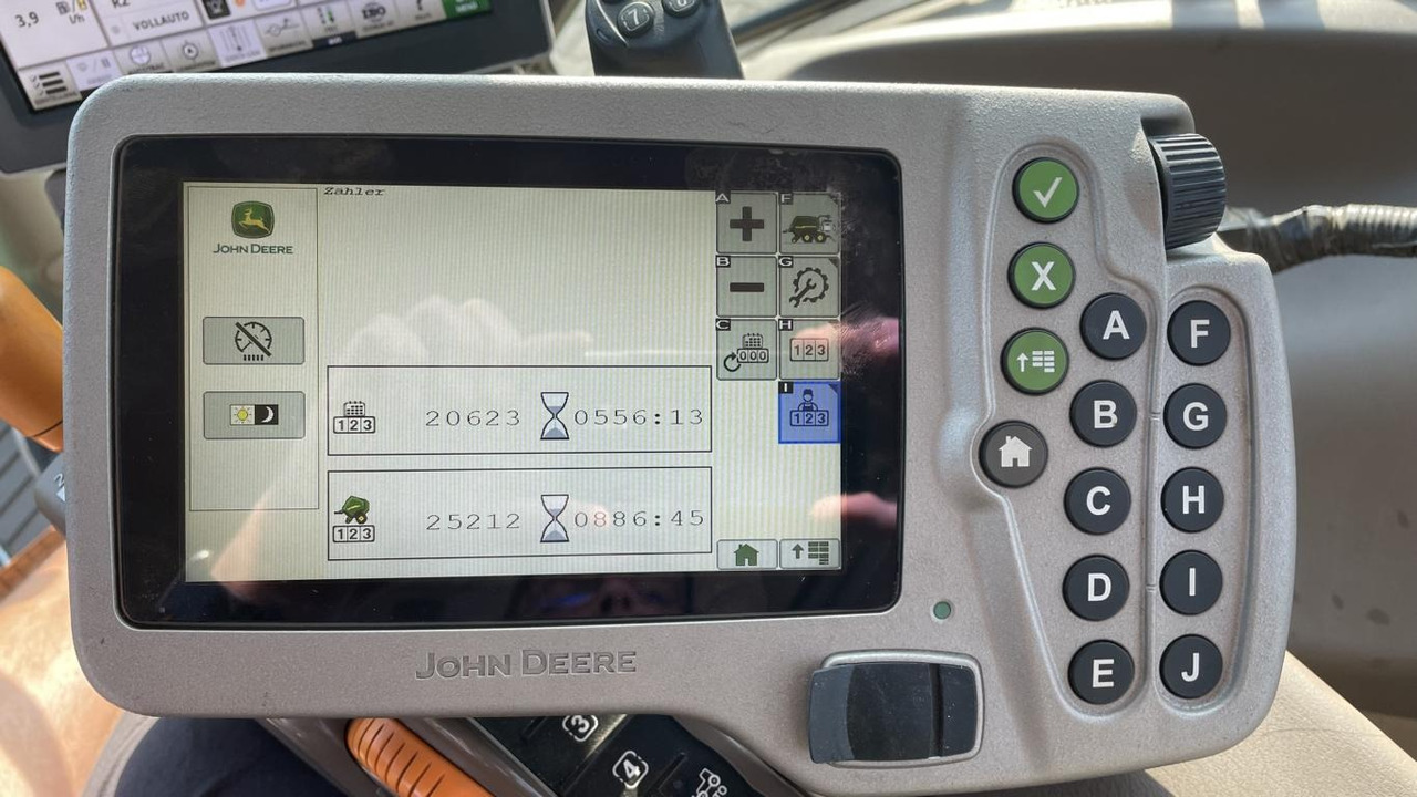 John Deere C441R - Hay and forage equipment: picture 2 John Deere C441R - Hay and forage equipment: picture 2