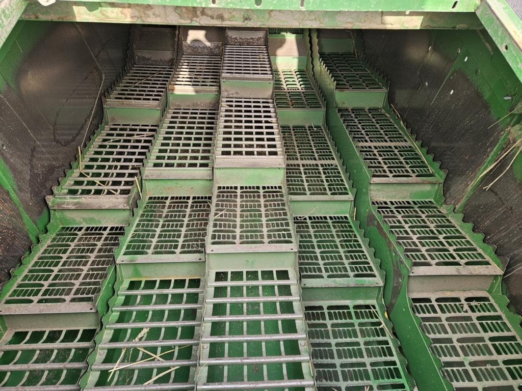 Combine harvester John Deere T560I: picture 29