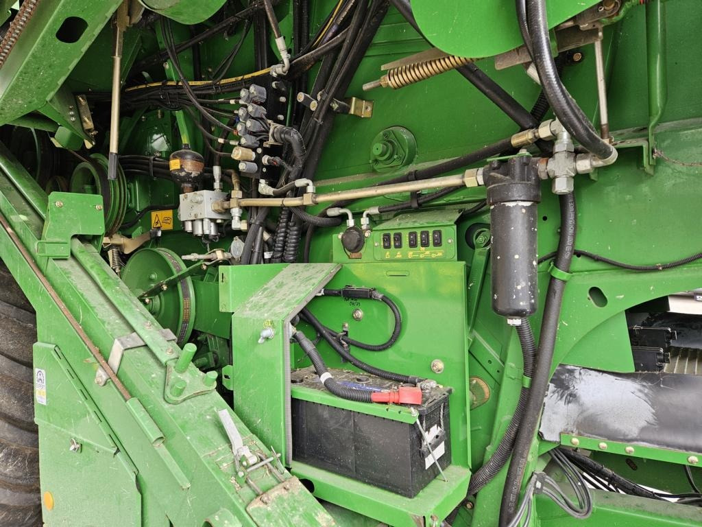 Combine harvester John Deere T560I: picture 24