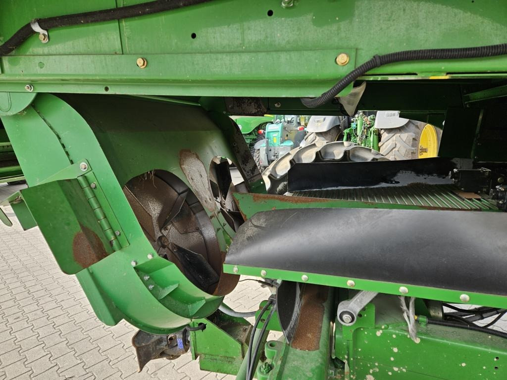 Combine harvester John Deere T560I: picture 11