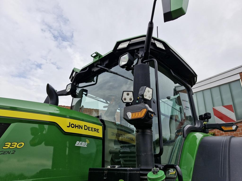John Deere TRAKTOR 7R330 - Farm tractor: picture 4 John Deere TRAKTOR 7R330 - Farm tractor: picture 4