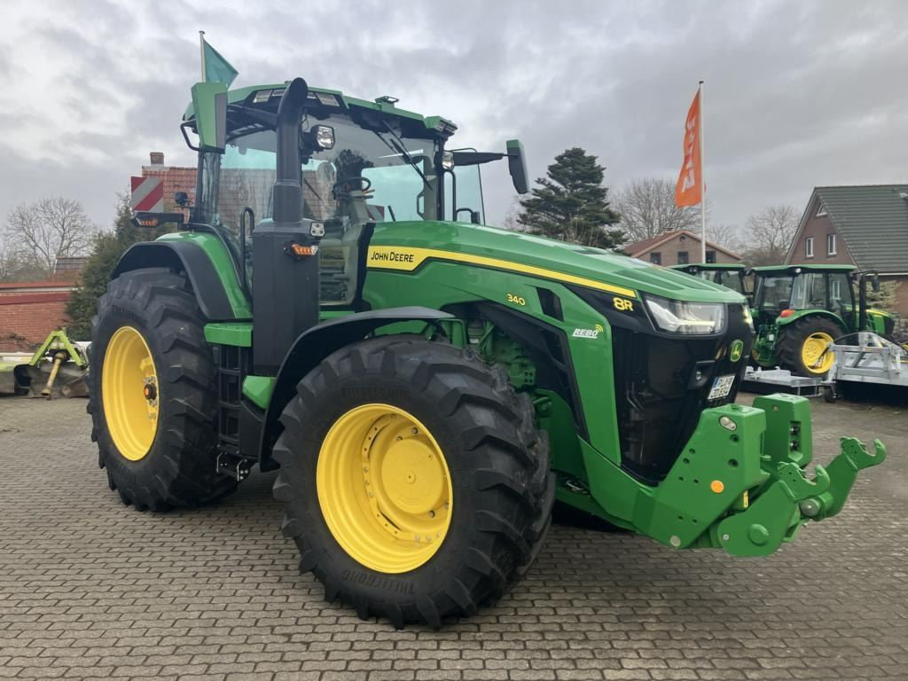 John Deere TRAKTOR 8R340 - Farm tractor: picture 1 John Deere TRAKTOR 8R340 - Farm tractor: picture 1