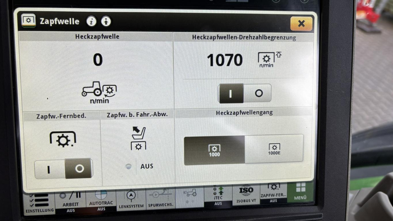 John Deere TRAKTOR 8R370 - Farm tractor: picture 5 John Deere TRAKTOR 8R370 - Farm tractor: picture 5