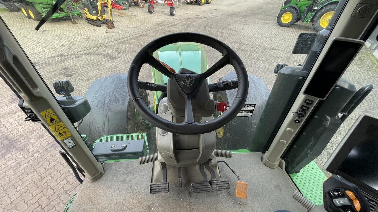 New Farm tractor John Deere TRAKTOR 8R410: picture 14