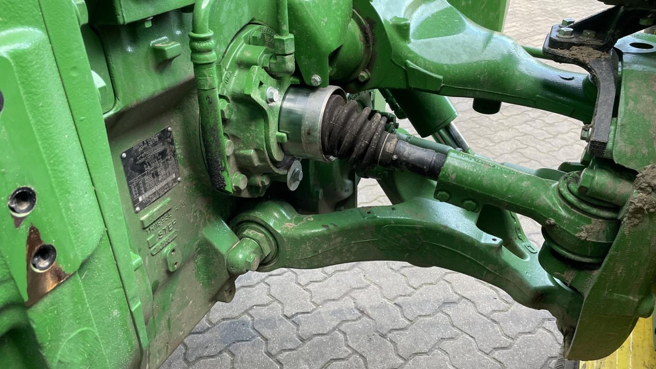 New Farm tractor John Deere TRAKTOR 8R410: picture 38