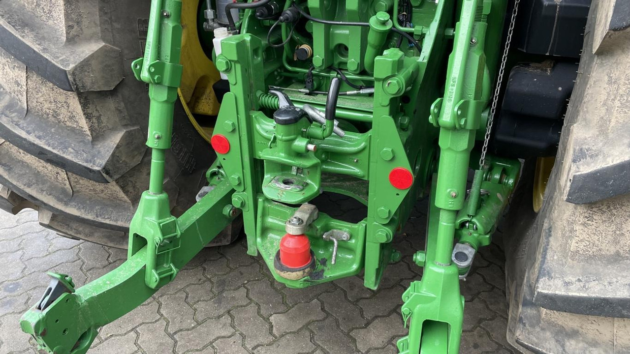 New Farm tractor John Deere TRAKTOR 8R410: picture 25