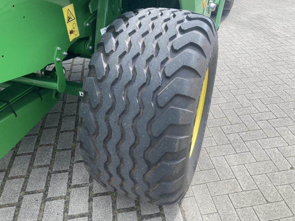Bale wrapper John Deere V461M: picture 9