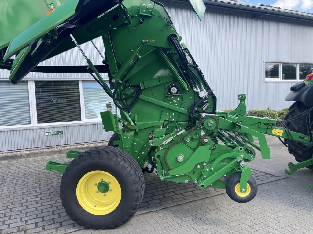 Bale wrapper John Deere V461M: picture 20