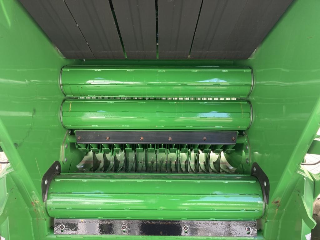 Bale wrapper John Deere V461M: picture 24