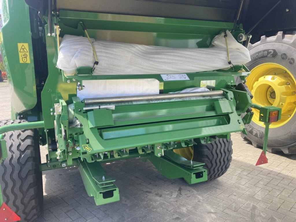 Bale wrapper John Deere V461M: picture 11