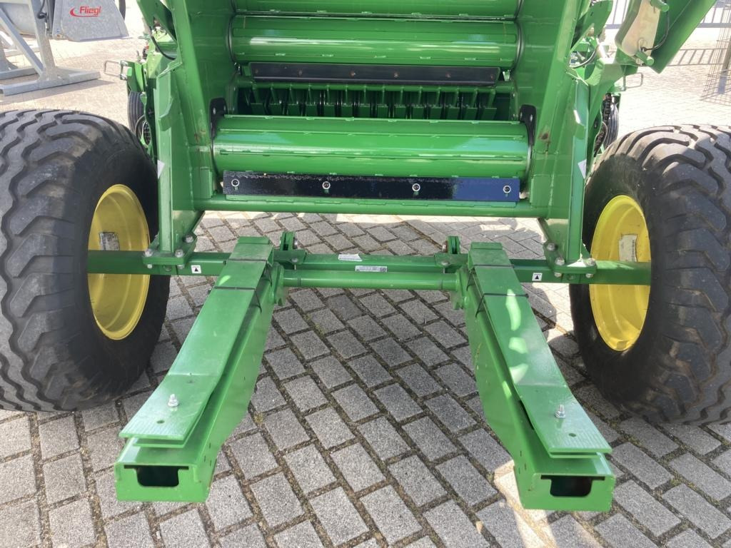 Bale wrapper John Deere V461M: picture 13
