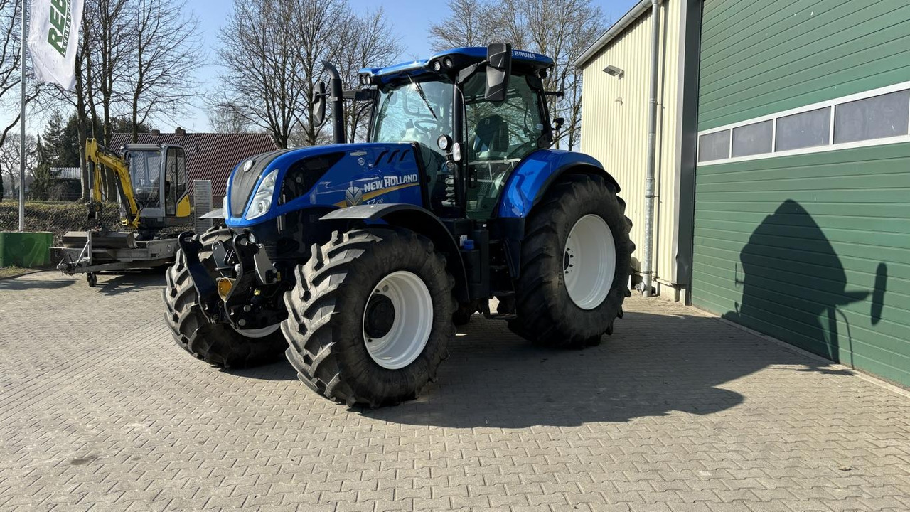 Farm tractor New Holland T 7.210: picture 40