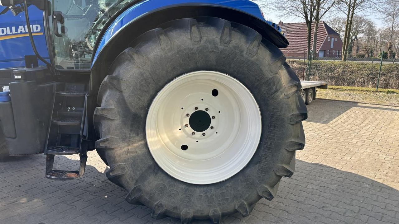 Farm tractor New Holland T 7.210: picture 31