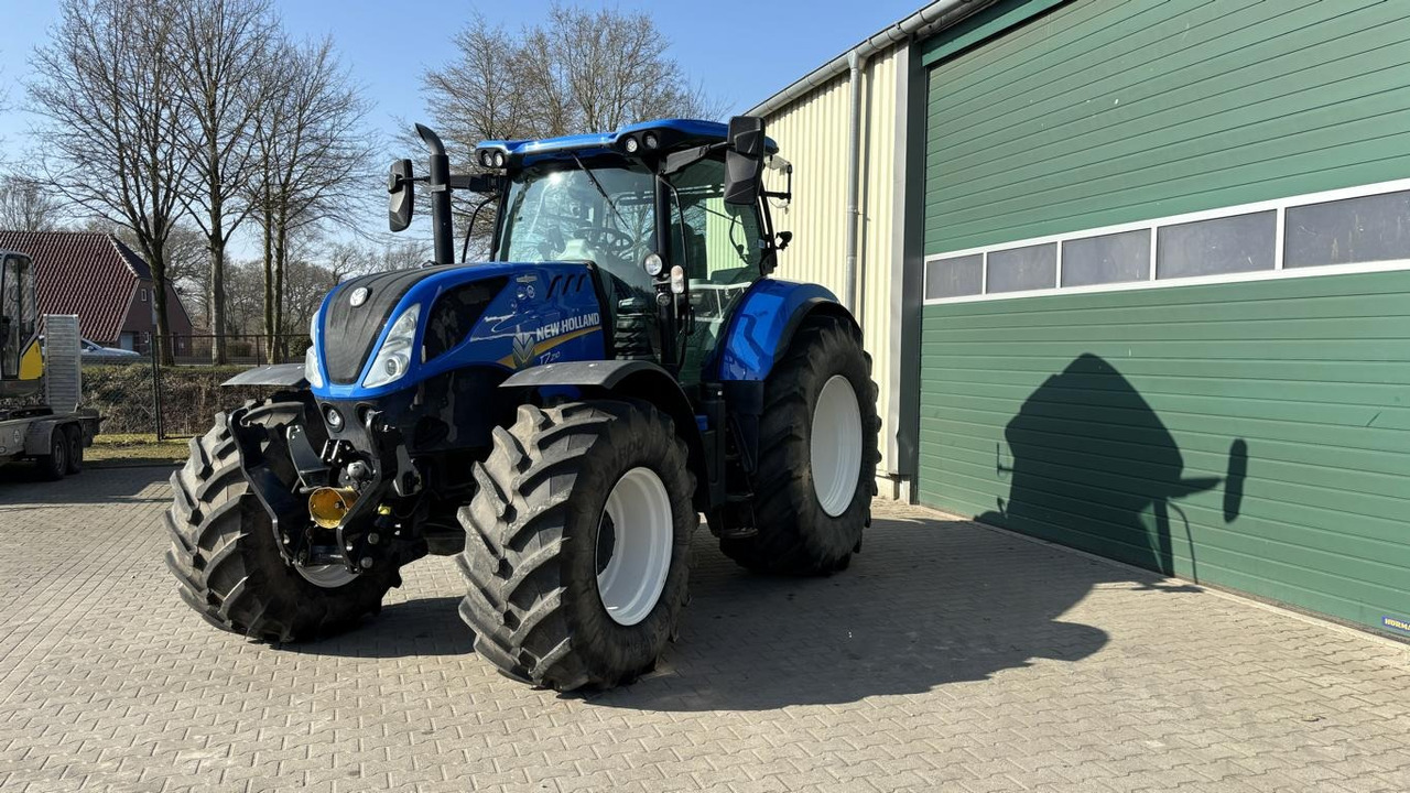 New Holland T 7.210 - Farm tractor: picture 1 New Holland T 7.210 - Farm tractor: picture 1