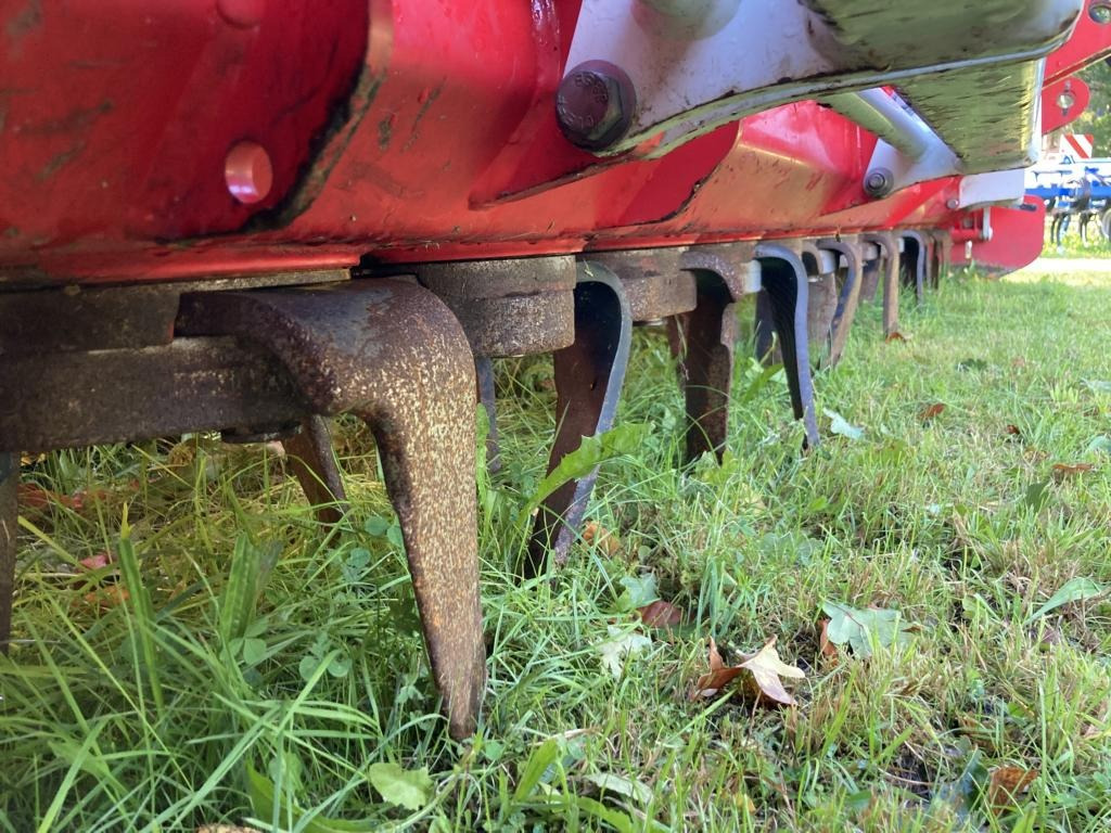 Pöttinger LION 403 C - Harrow: picture 2 Pöttinger LION 403 C - Harrow: picture 2