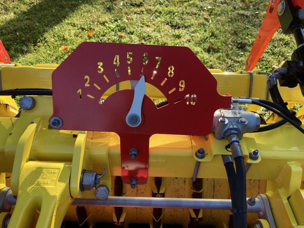 Pöttinger LION 403 C - Harrow: picture 3 Pöttinger LION 403 C - Harrow: picture 3