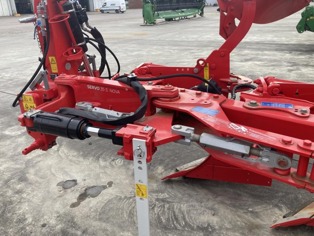 Pöttinger SERVO 35-5 - Plow: picture 2 Pöttinger SERVO 35-5 - Plow: picture 2