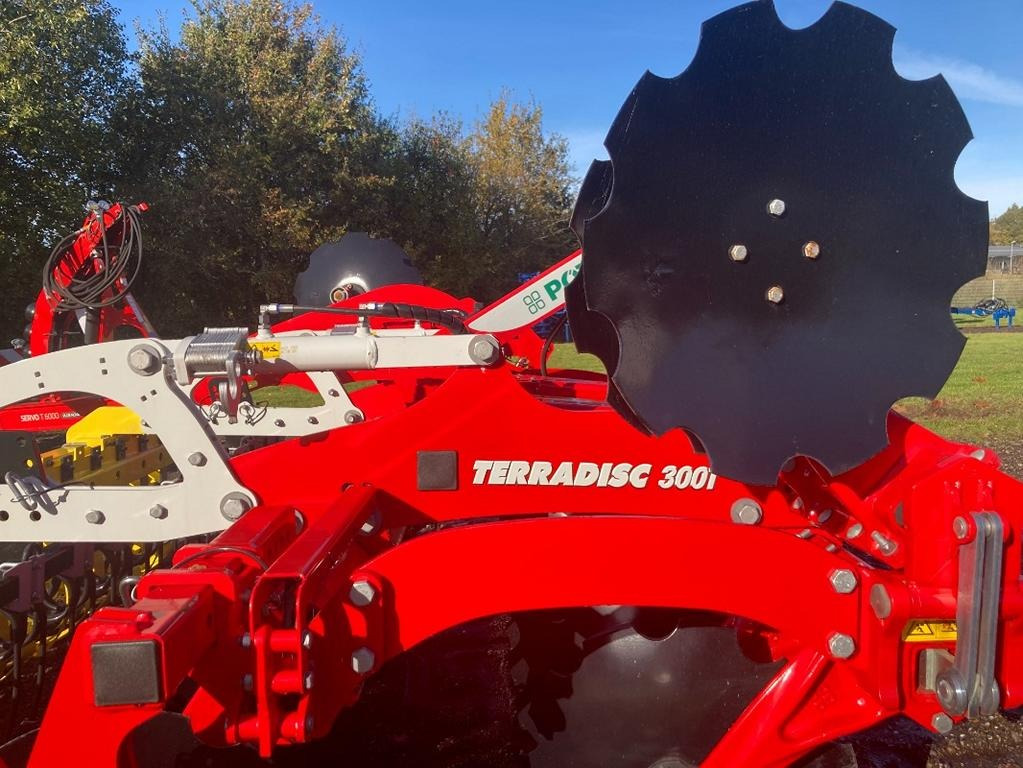 Pöttinger TERRADISC 3001 - Disc harrow: picture 2 Pöttinger TERRADISC 3001 - Disc harrow: picture 2