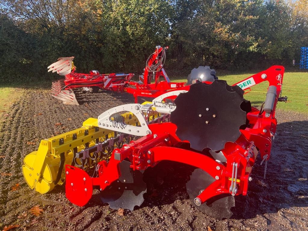 Pöttinger TERRADISC 3001 - Disc harrow: picture 1 Pöttinger TERRADISC 3001 - Disc harrow: picture 1