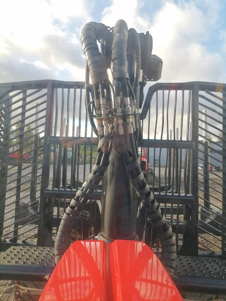 Komatsu 875 - Forwarder: picture 3 Komatsu 875 - Forwarder: picture 3