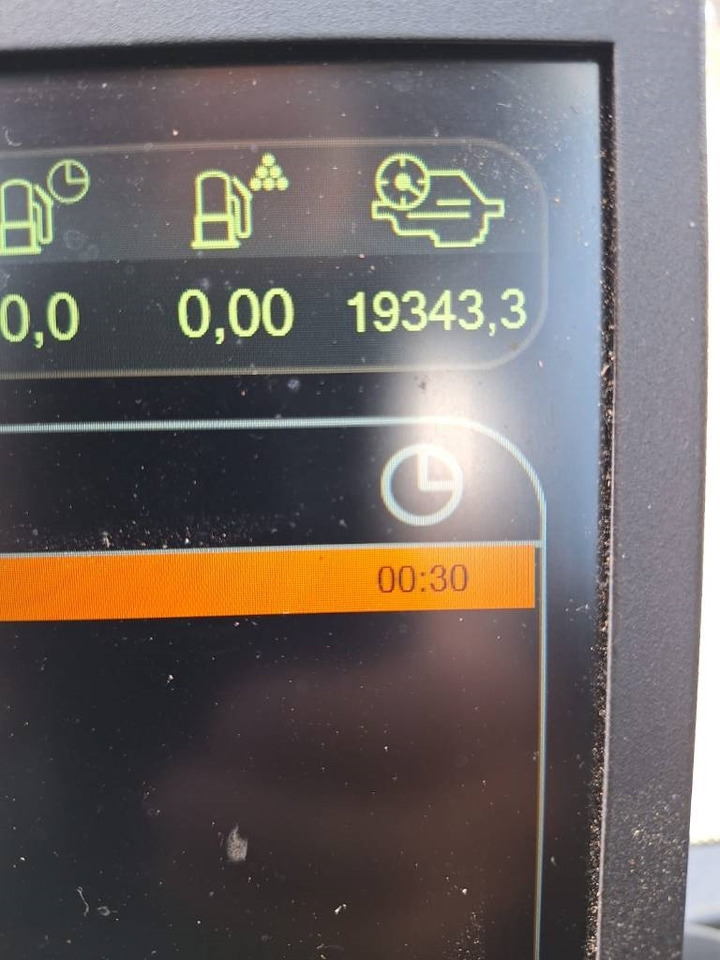 Forestry harvester Komatsu 931: picture 7