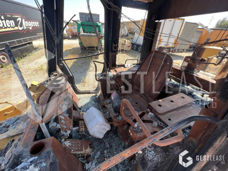 Crawler loader Caterpillar 953C: picture 6