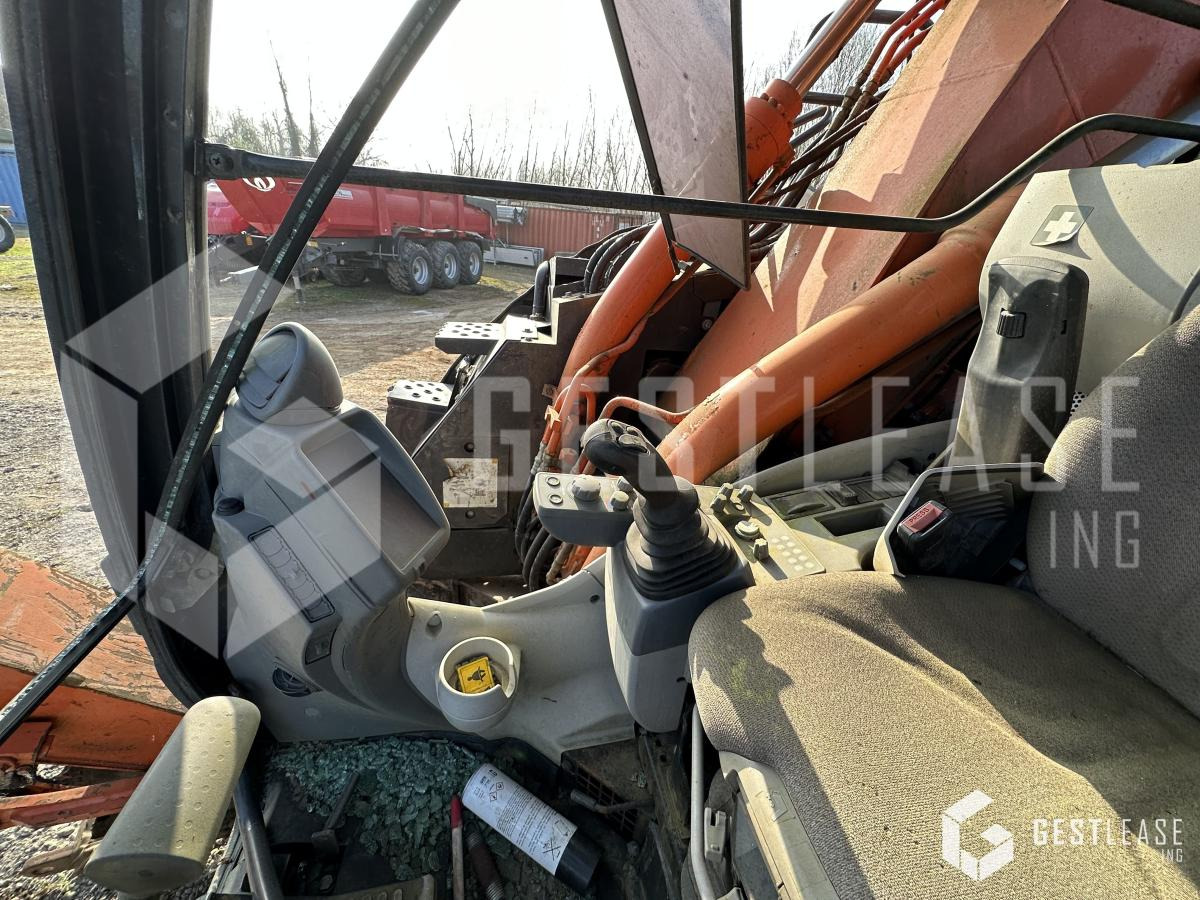 Crawler excavator Hitachi ZAXIS 135 US: picture 15