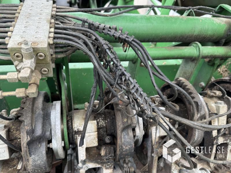 Square baler John Deere 1424H: picture 19