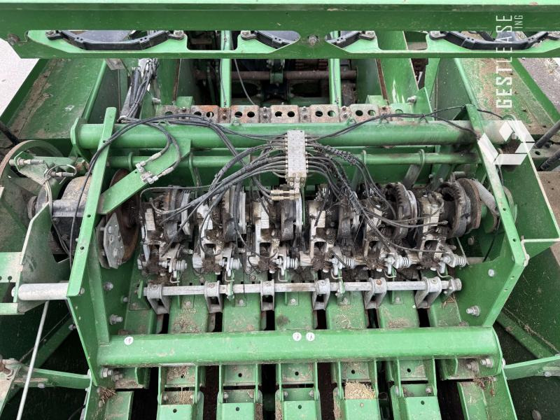 Square baler John Deere 1424H: picture 18