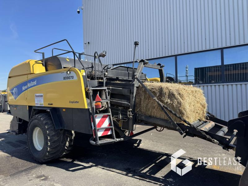 New Holland BB 9070 CROPCUTTER - Square baler: picture 2 New Holland BB 9070 CROPCUTTER - Square baler: picture 2