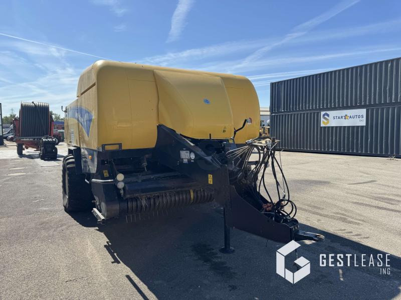 New Holland BB 9070 CROPCUTTER - Square baler: picture 4 New Holland BB 9070 CROPCUTTER - Square baler: picture 4