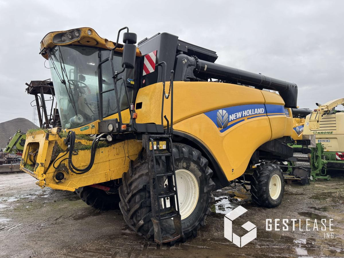 New Holland CX5090 - Combine harvester: picture 1 New Holland CX5090 - Combine harvester: picture 1