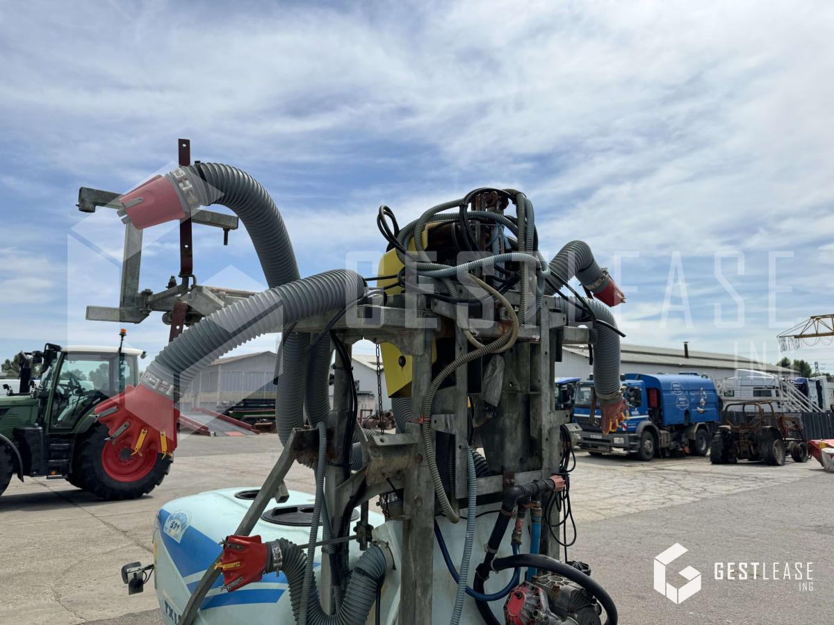 PULVERISATION T1000 - Trailed sprayer: picture 4 PULVERISATION T1000 - Trailed sprayer: picture 4