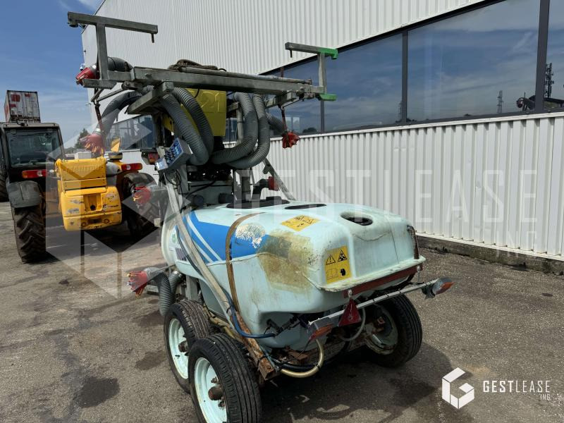 PULVERISATION T1000 - Trailed sprayer: picture 2 PULVERISATION T1000 - Trailed sprayer: picture 2