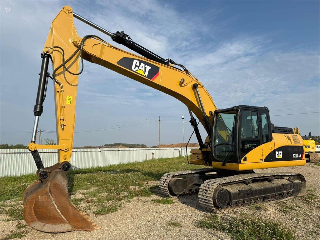 CAT 323 D - Crawler excavator: picture 1 CAT 323 D - Crawler excavator: picture 1