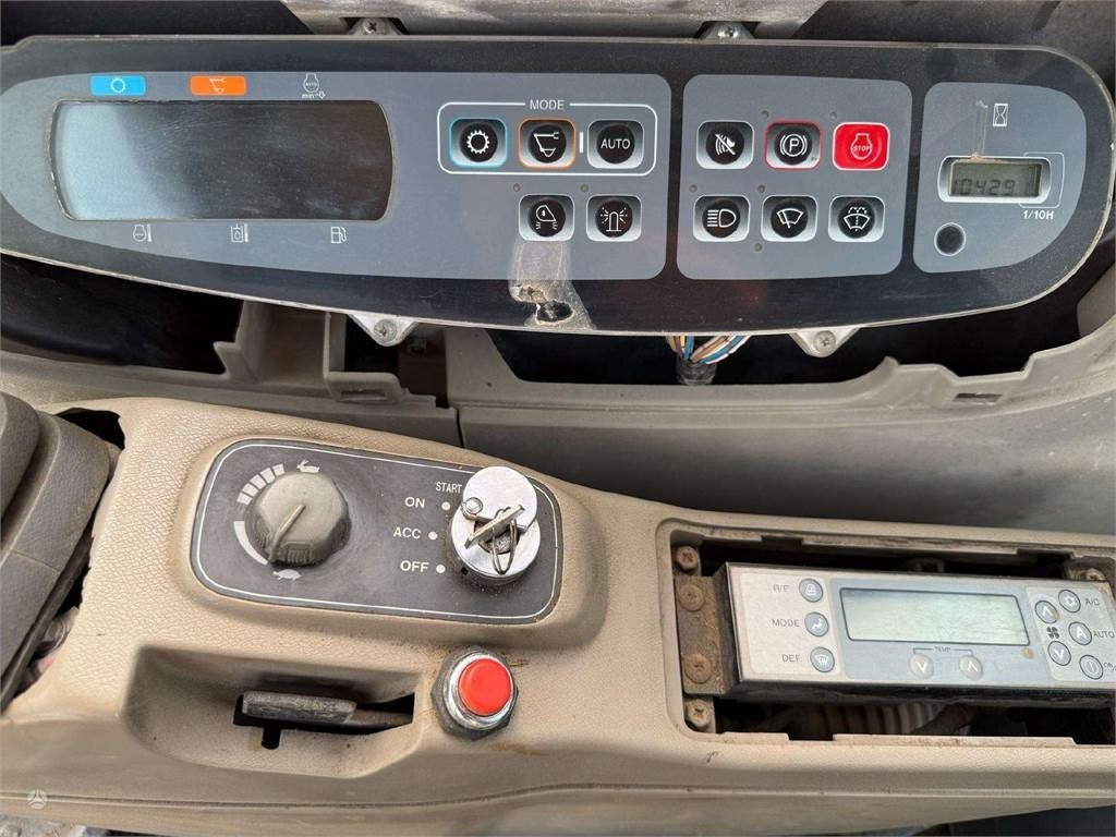 Crawler excavator Case Cx 210, ISUZU MANUAL PUMP: picture 20