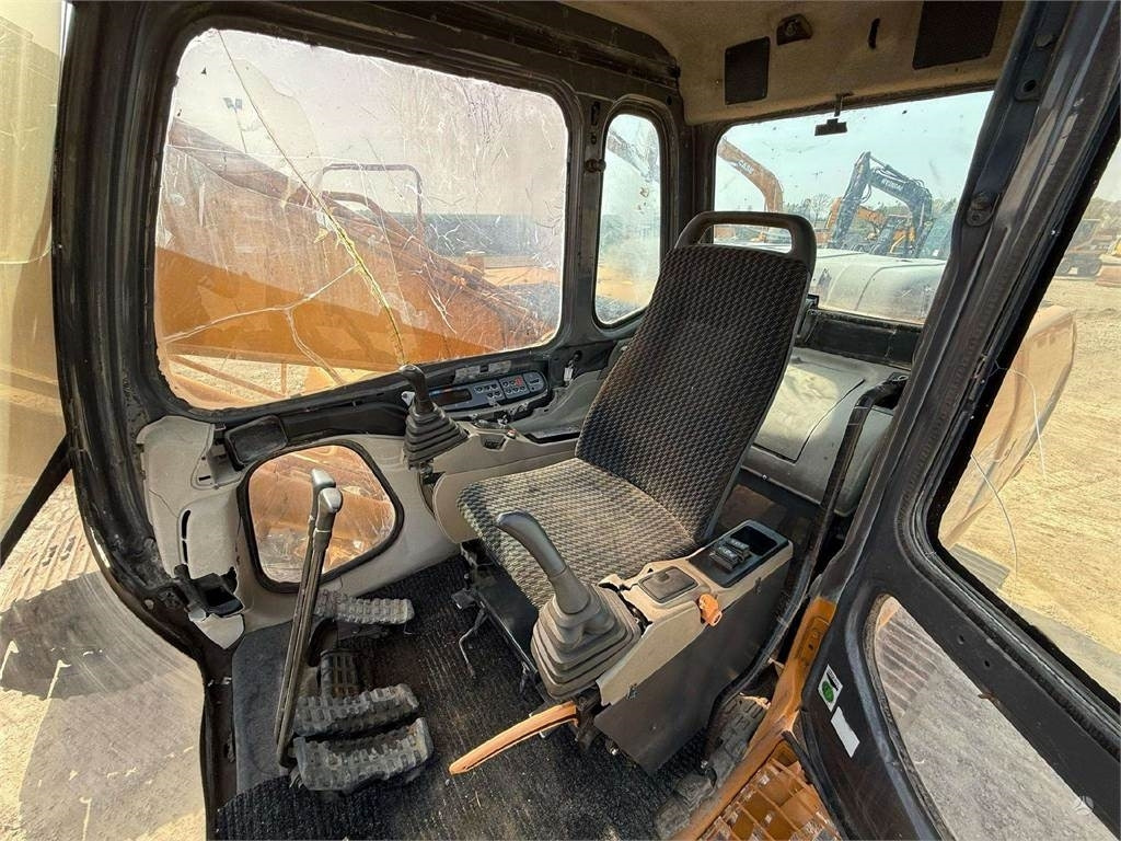 Crawler excavator Case Cx 210, ISUZU MANUAL PUMP: picture 19