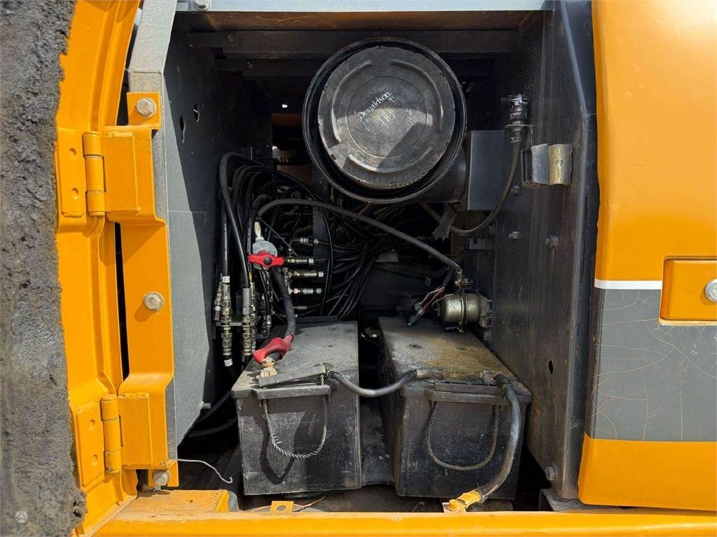Crawler excavator Case Cx 210, ISUZU MANUAL PUMP: picture 10