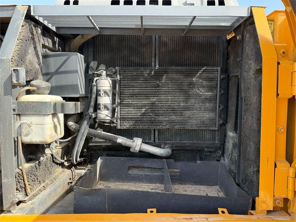 Crawler excavator Case Cx 210, ISUZU MANUAL PUMP: picture 9