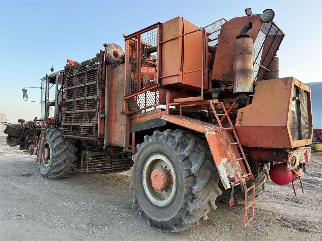Holmer Mercedes V8 twin turbo - Combine harvester: picture 5 Holmer Mercedes V8 twin turbo - Combine harvester: picture 5