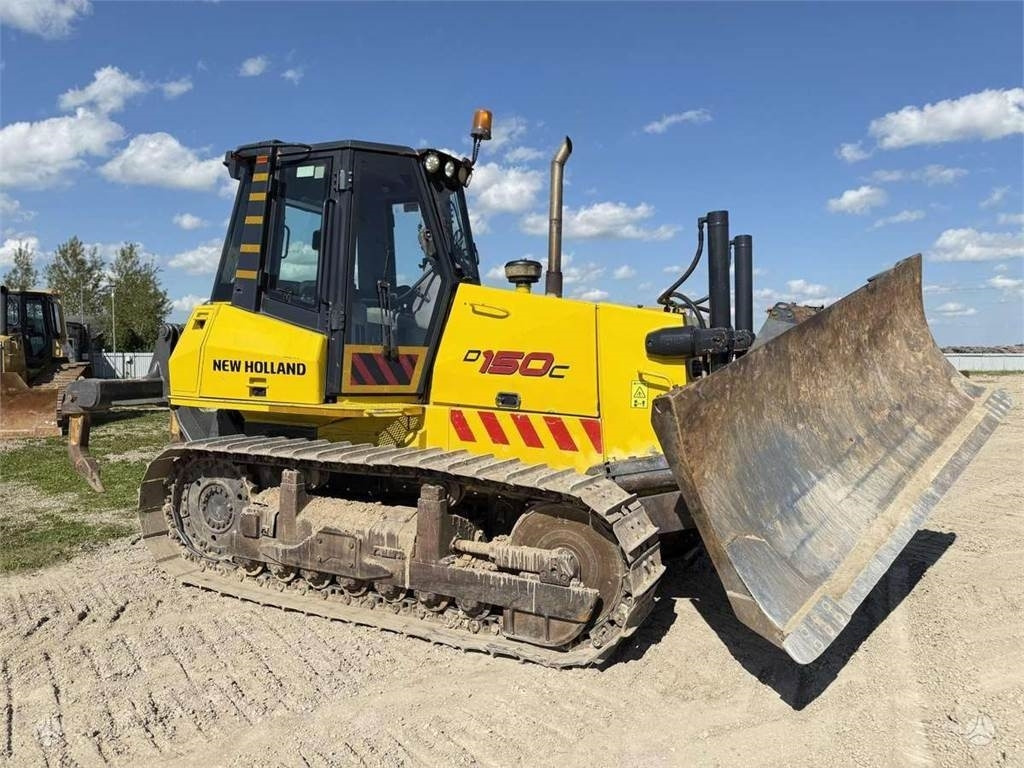 New Holland D150C Ripper  - Bulldozer: picture 4 New Holland D150C Ripper  - Bulldozer: picture 4