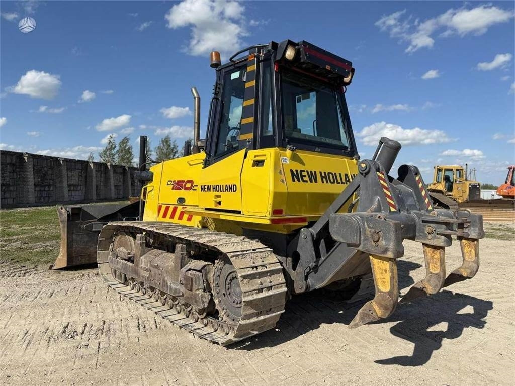 New Holland D150C Ripper  - Bulldozer: picture 5 New Holland D150C Ripper  - Bulldozer: picture 5
