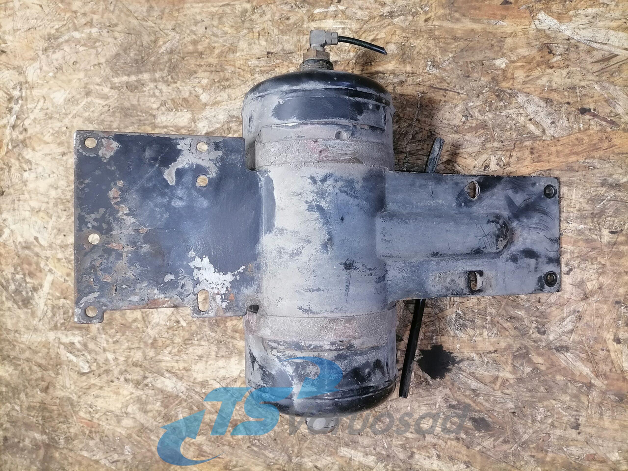 DAF Air tank 1733548 - Universal part for Truck: picture 2 DAF Air tank 1733548 - Universal part for Truck: picture 2