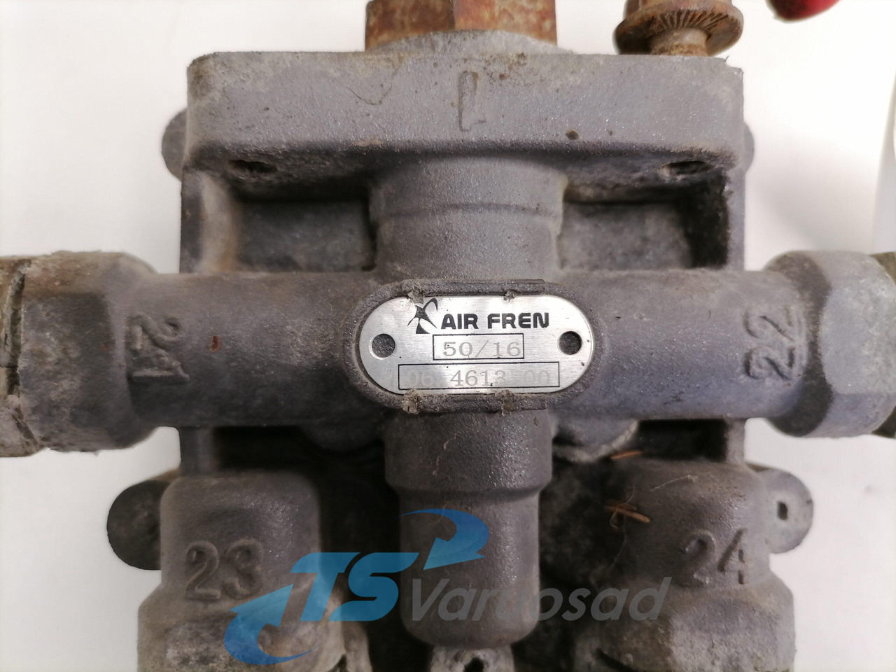 MAN Air pressure control valve 81521516095 - Brake valve for Truck: picture 2 MAN Air pressure control valve 81521516095 - Brake valve for Truck: picture 2