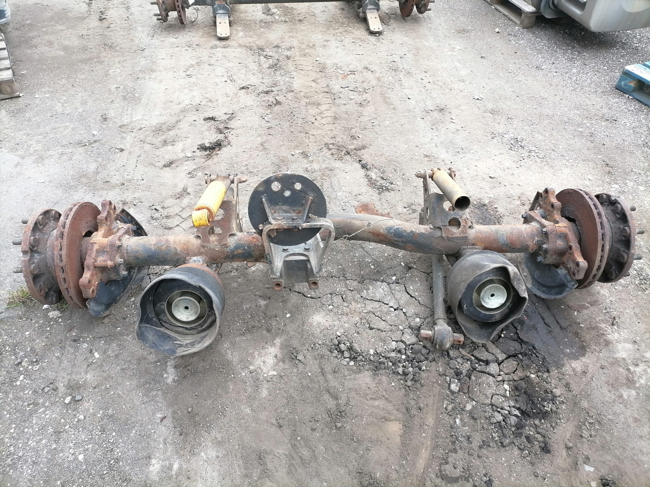 MAN Axel housing 12345 - Axle and parts for Truck: picture 2 MAN Axel housing 12345 - Axle and parts for Truck: picture 2