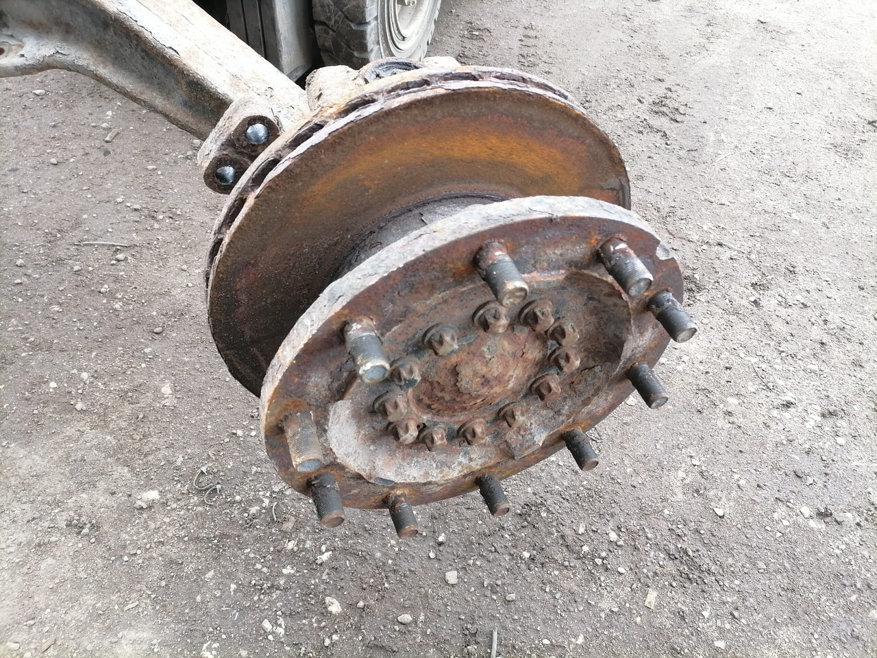 MAN Axel housing 81441013143 - Front axle for Truck: picture 2 MAN Axel housing 81441013143 - Front axle for Truck: picture 2