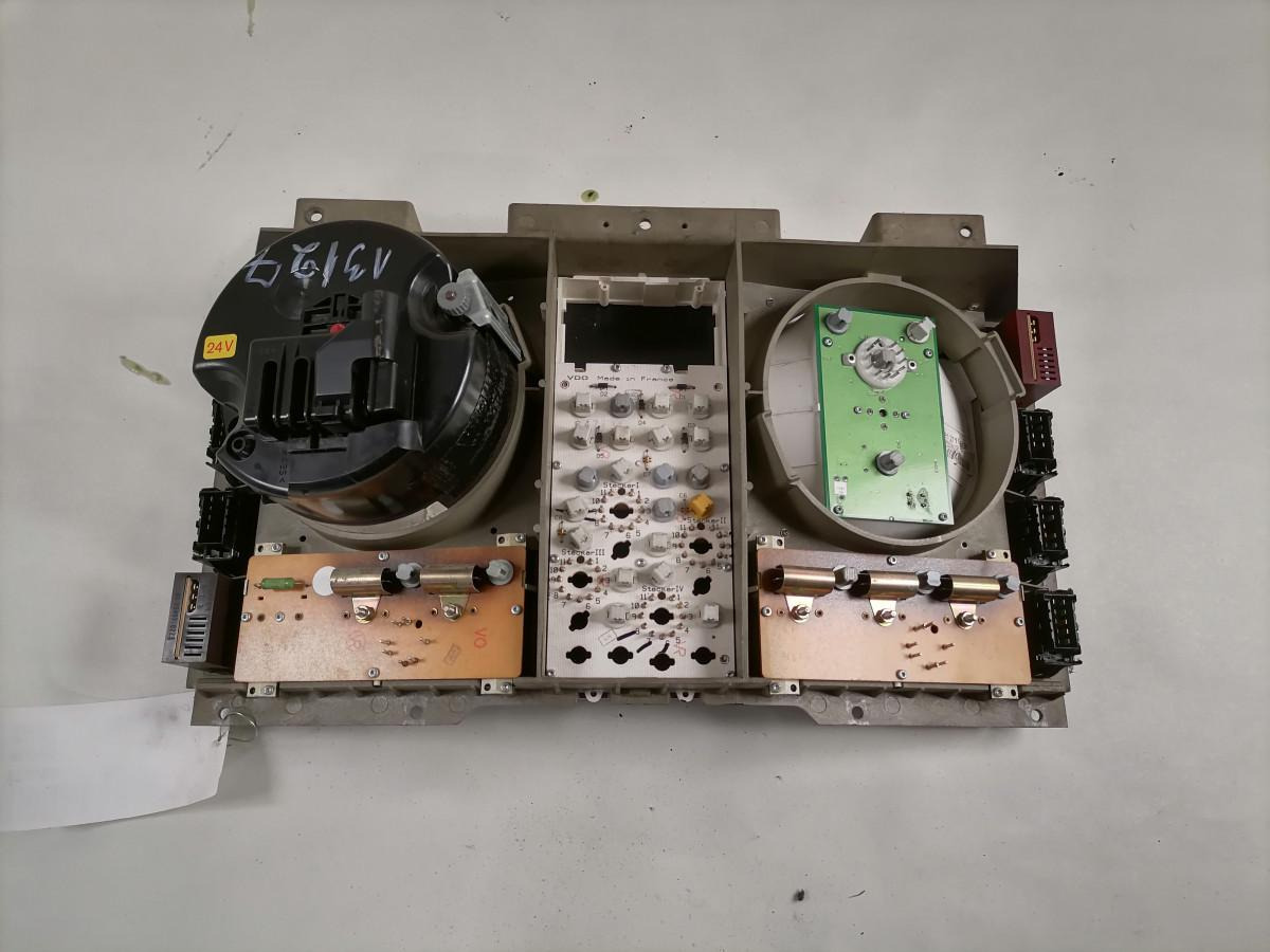 MAN Dashboard 81272026080 - Dashboard for Truck: picture 4 MAN Dashboard 81272026080 - Dashboard for Truck: picture 4