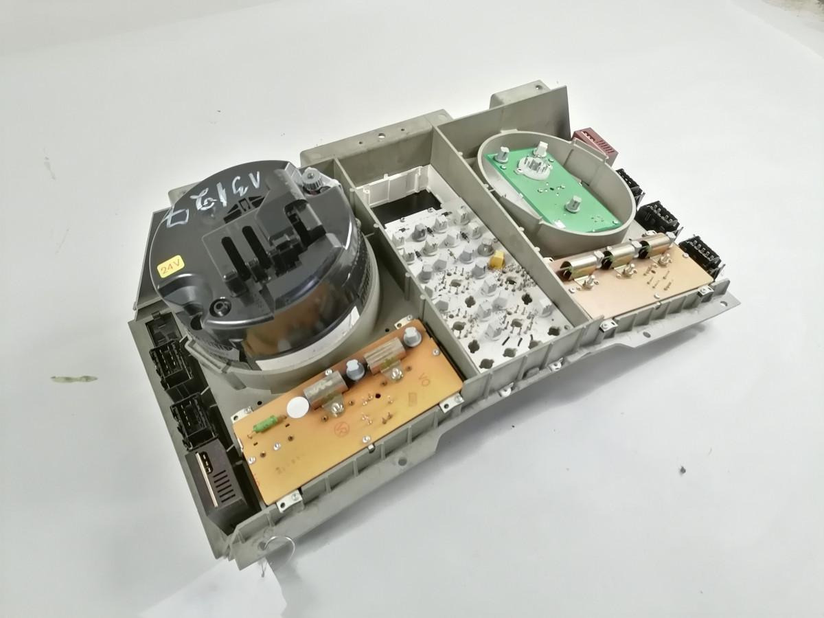 MAN Dashboard 81272026080 - Dashboard for Truck: picture 3 MAN Dashboard 81272026080 - Dashboard for Truck: picture 3