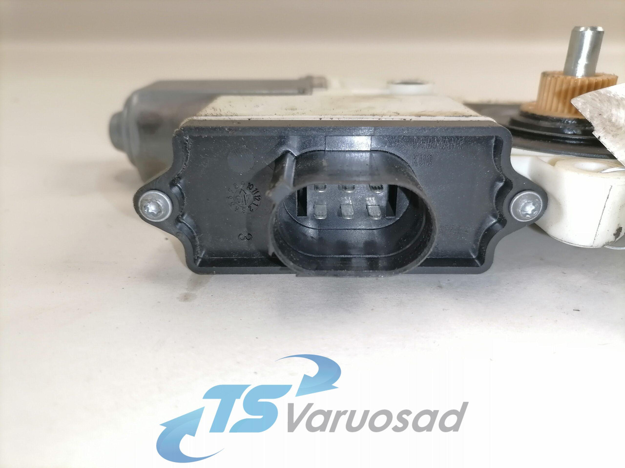 MAN Glass lift 81286016137 - Window and parts for Truck: picture 4 MAN Glass lift 81286016137 - Window and parts for Truck: picture 4